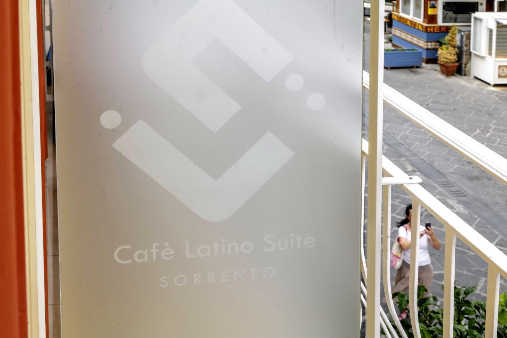 סורנטו Cafe Latino Suites מראה חיצוני תמונה